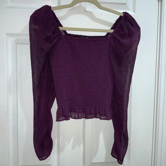 Express smocked bodice top Sz S puff sleeves ruffle hem metallic detail - Picture 2 of 7